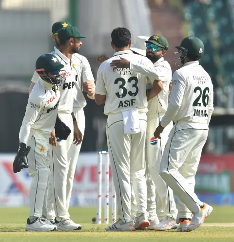 راولپنڈی ٹیسٹ: جنوبی افریقہ پاکستان کی برتری ختم کرنے کے قریب
