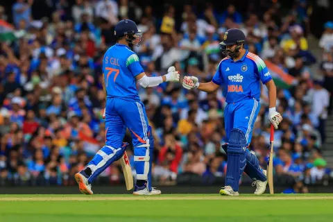 آسٹریلیا نے بھارت کو آخری ون ڈے میں 237 رنز کا ہدف دے دیا