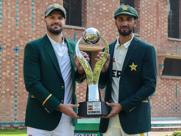 پاکستان اور جنوبی افریقہ ٹیسٹ سیریز کی ٹرافی کی شاندار رونمائی