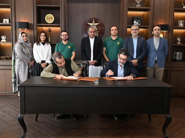 پی سی بی اور نجی اسکول کے درمیان نوجوان کرکٹرز کے لیے اسکالرشپ معاہدہ