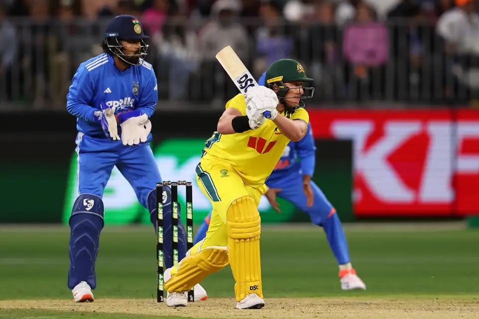 آسٹریلیا  نے بھارت کو پہلا ون ڈے میچ ہرا دیا