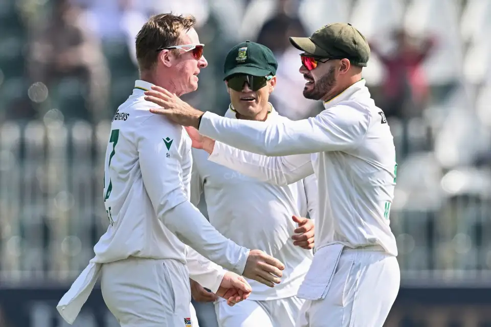 راولپنڈی ٹیسٹ: پاکستان کا ایک وکٹ کے نقصان پر 95 رنز، پہلا سیشن مکمل