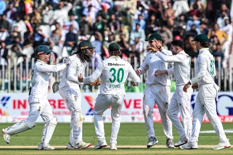 راولپنڈی ٹیسٹ: پہلے دن کے اختتام پر پاکستان 5 وکٹوں کے نقصان پر 259 رنز