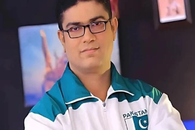 “پاکستانی مارشل آرٹس اسٹار راشد نسیم  نے چار نئے عالمی ریکارڈ قائم کر دیے”