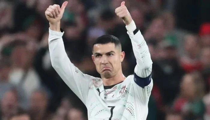 ریٹائرمنٹ کے قریب رونالڈو کو انٹرنیشنل کیریئر کا پہلا ریڈ کارڈ