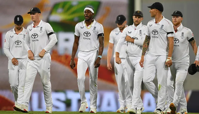 ایشیز سیریز میں انگلینڈ کو دھچکا، فاسٹ بولر مارک ووڈ انجری کے سبب باہر