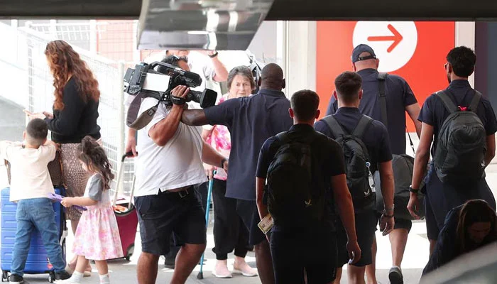 ایشز سیریز کے دوران انگلینڈ ٹیم کے سیکیورٹی اہلکار اور آسٹریلوی صحافی میں تلخ کلامی